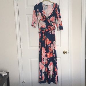 Floral maxi dress!